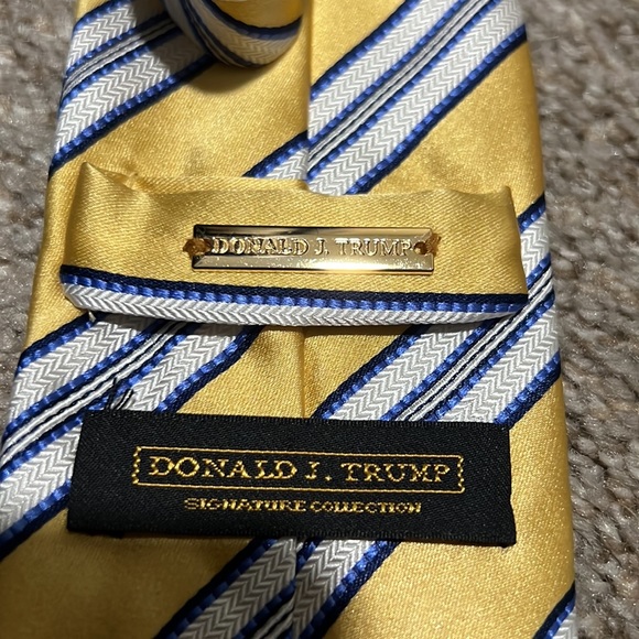 Donald trump signature collection - Picture 3 of 4